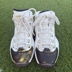 Reebok Iverson Question Mid Size 10.5 Respect My Shine Black & Gold EF7599